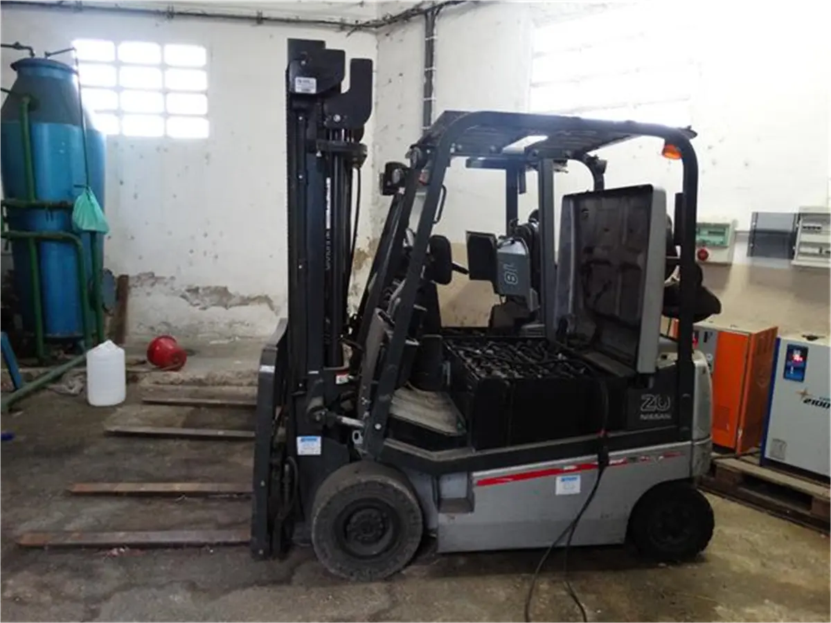 NISSAN ELECTRIC FORKLIFT 2.000 KG